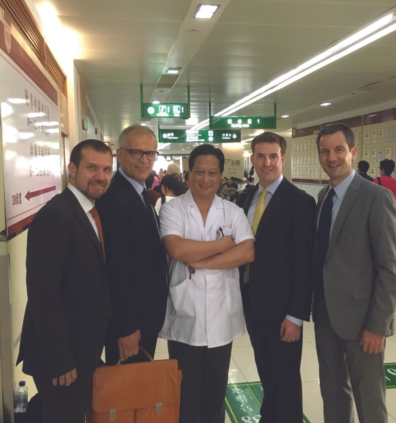 Reconstruction Capsulaire Supérieure  avec l’autogreffe de la Longue Portion du Biceps dans les ruptures massives de coiffe