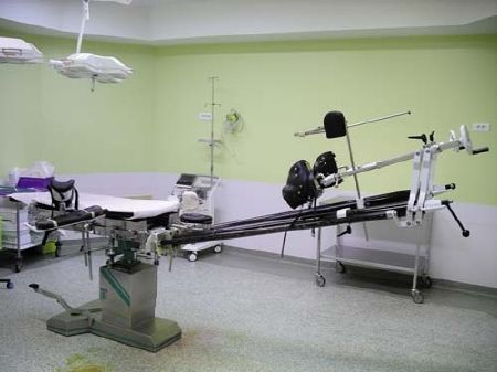 Voie d'abord antérieure mini-invasive pour prothèse totale de hanche